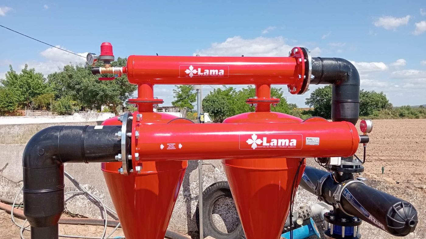 Bateria de filtros LAMA num cabeçal de rega