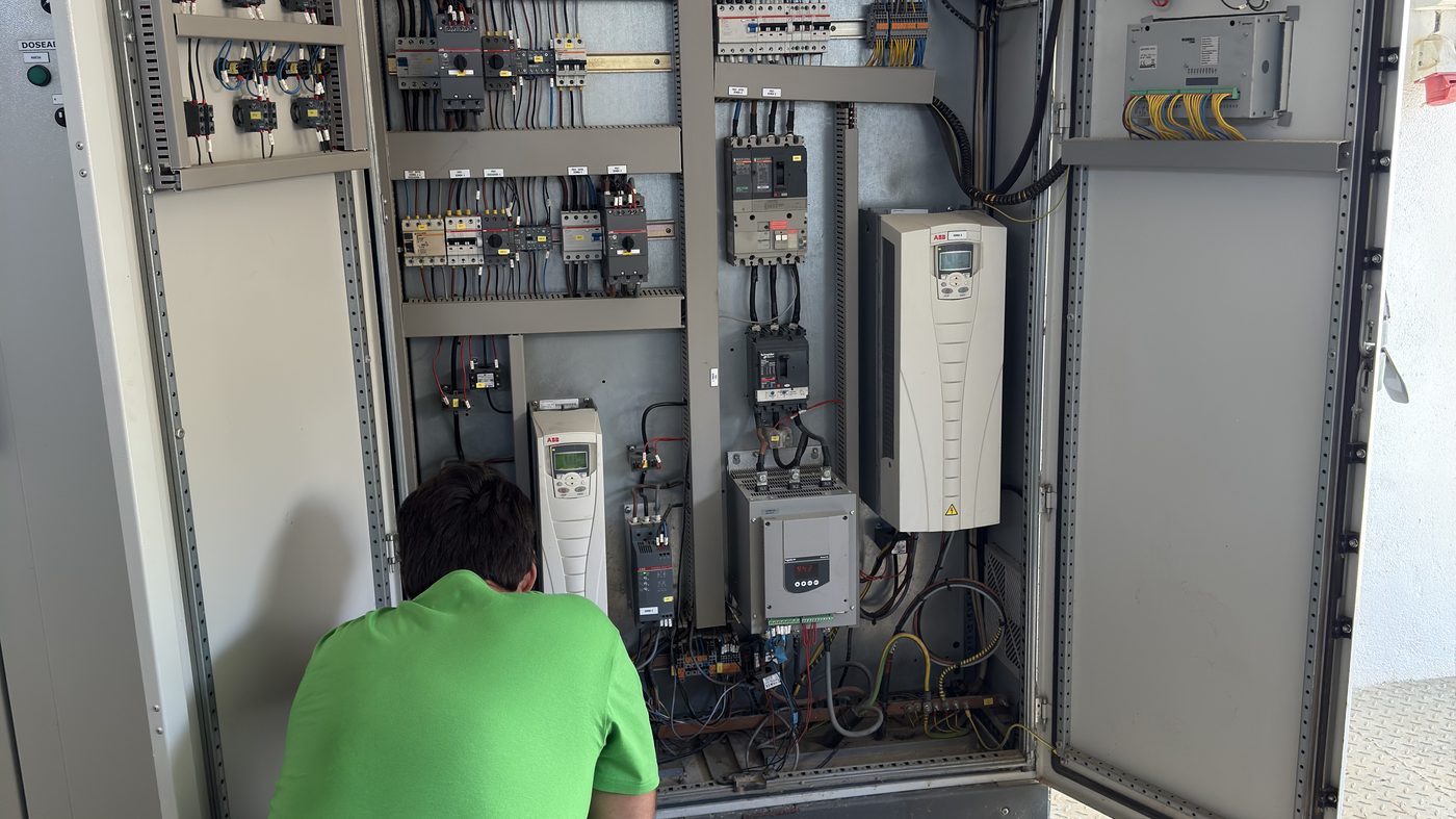 Intervenção num quadro eléctrico de automação